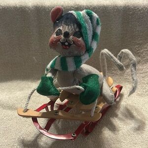 Annalee vintage 1991 Christmas Mouse on a sled